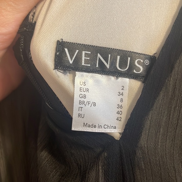 Venus Black and Cream Lace Dress - Picture 3 of 7